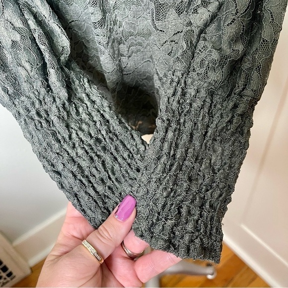 Cable & Gauge Green Lace Mock Neck Blouse Large Nwt - Picture 9 of 12